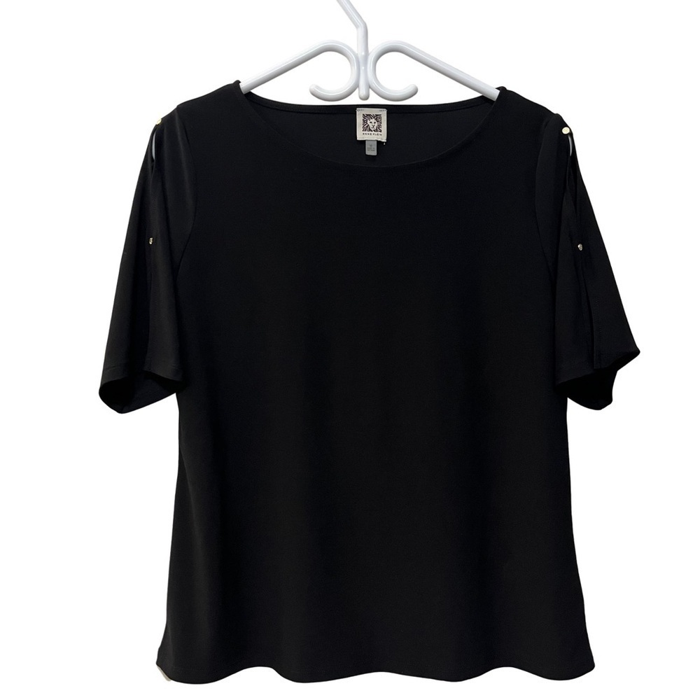 ‼️sold‼️ANNE KLEIN CLASSIC BLACK TOP WITH GOLD BUTTON DETAILS